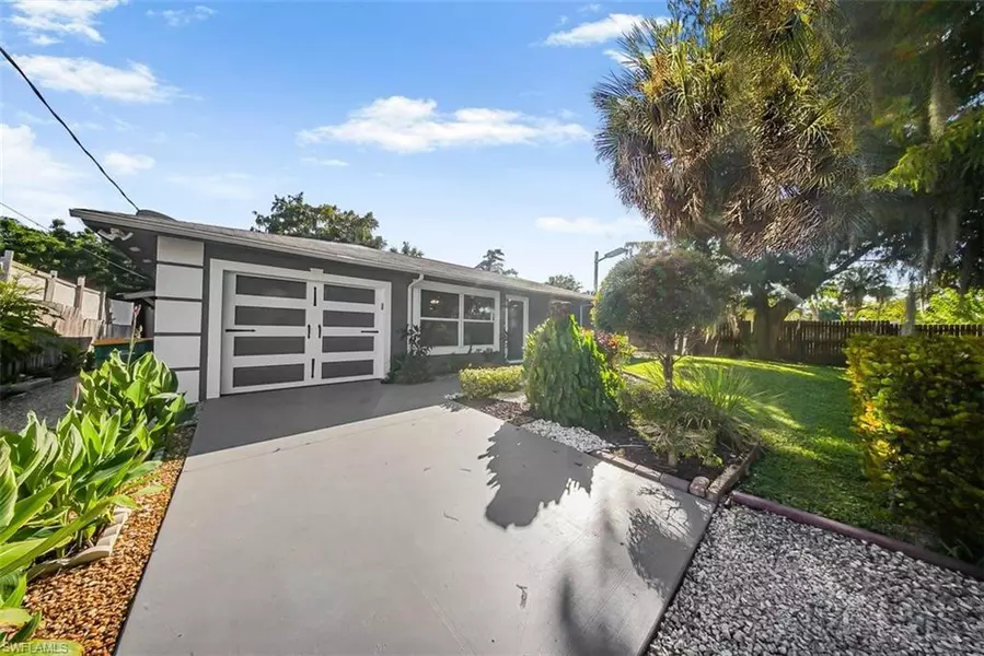 2130 Golden Gate BLVD W, Naples, FL 34120