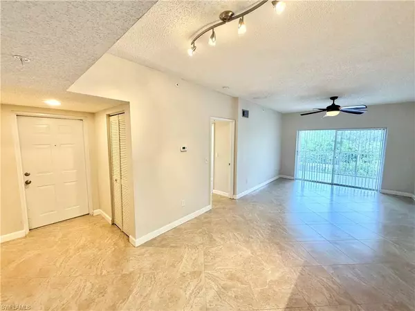 Naples, FL 34112,1820 Florida Club CIR #2205