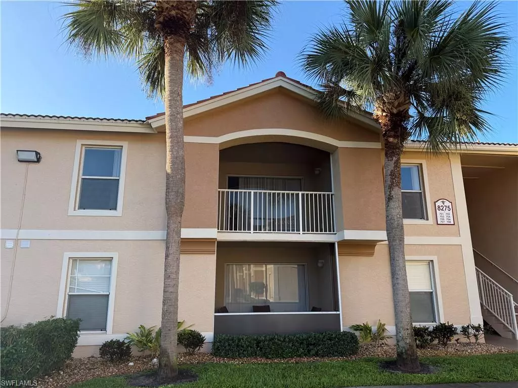 Naples, FL 34104,8275 Ibis Club DR #706