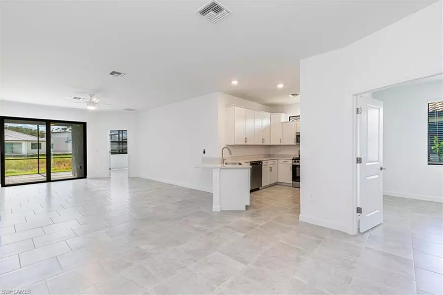 19601 Hinkley DR, Estero, FL 33928