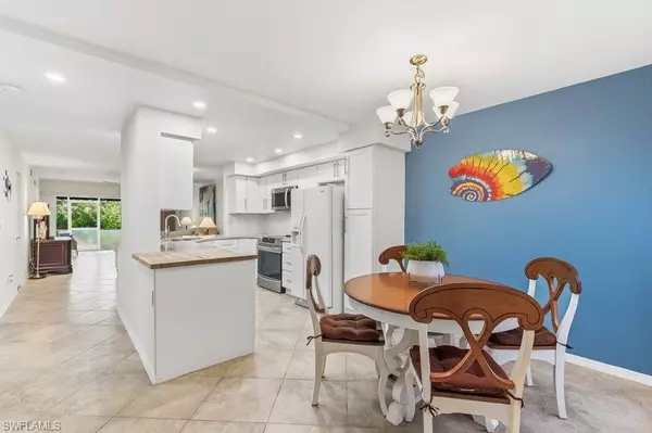 Naples, FL 34108,876 Gulf Pavilion DR #101