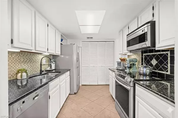 Naples, FL 34112,3052 Kings Lake BLVD