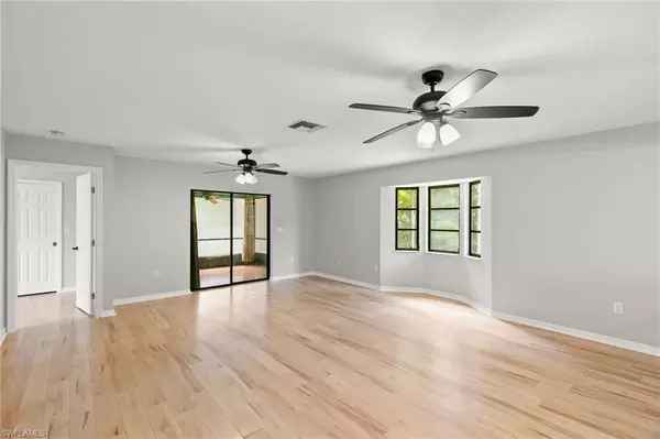 Bonita Springs, FL 34135,27673 Tennessee ST