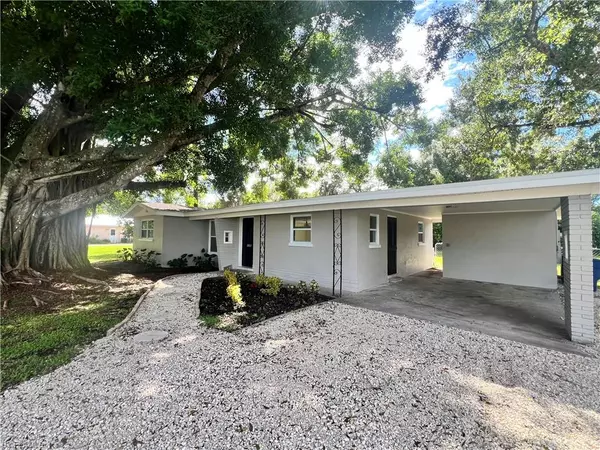 1195 Green AVE, North Fort Myers, FL 33903