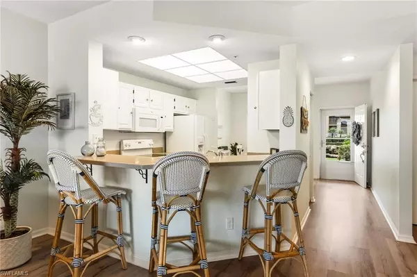 Bonita Springs, FL 34135,9855 Costa Mesa LN #404