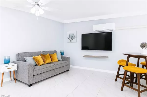 726 Park AVE, Naples, FL 34110