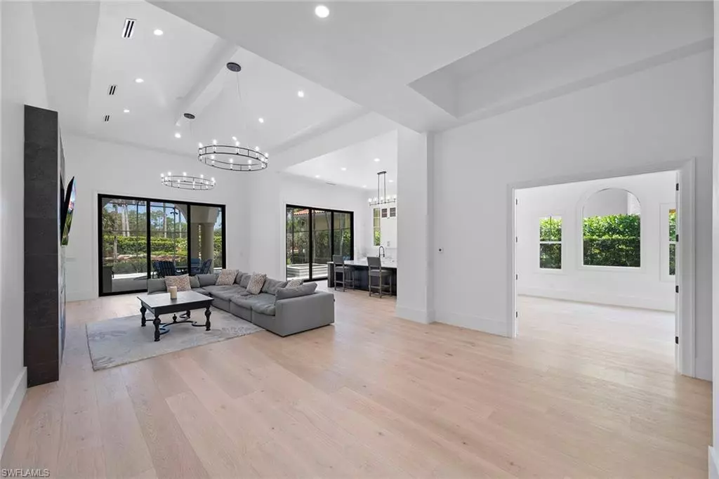 Naples, FL 34109,2749 Medallist LN