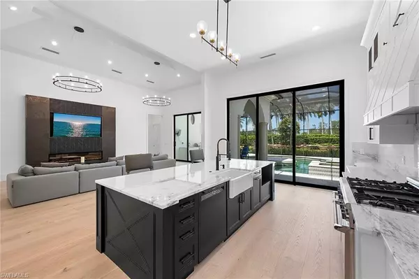 Naples, FL 34109,2749 Medallist LN