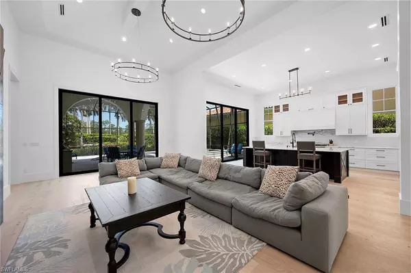 Naples, FL 34109,2749 Medallist LN