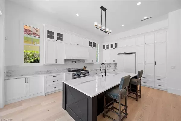 Naples, FL 34109,2749 Medallist LN