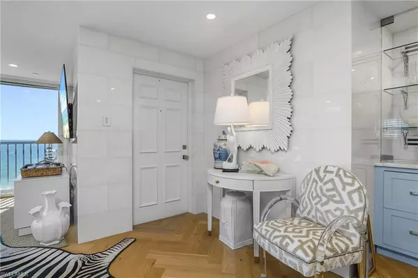 Naples, FL 34103,3483 Gulf Shore BLVD N #502