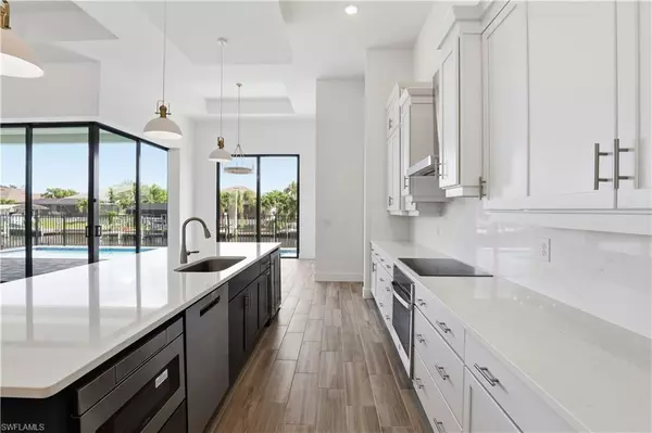 609 NW 39TH AVE, Cape Coral, FL 33993