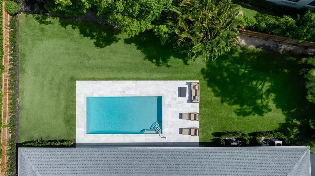 675 Yucca RD, Naples, FL 34102