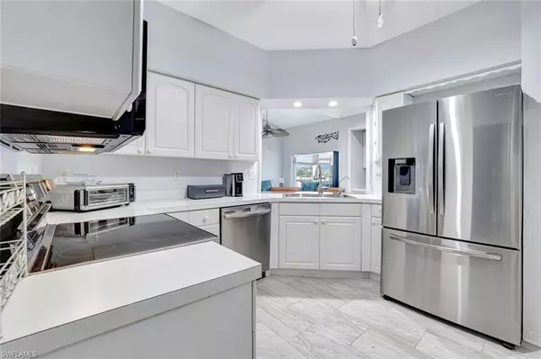 Naples, FL 34104,613 Windsor SQ #101