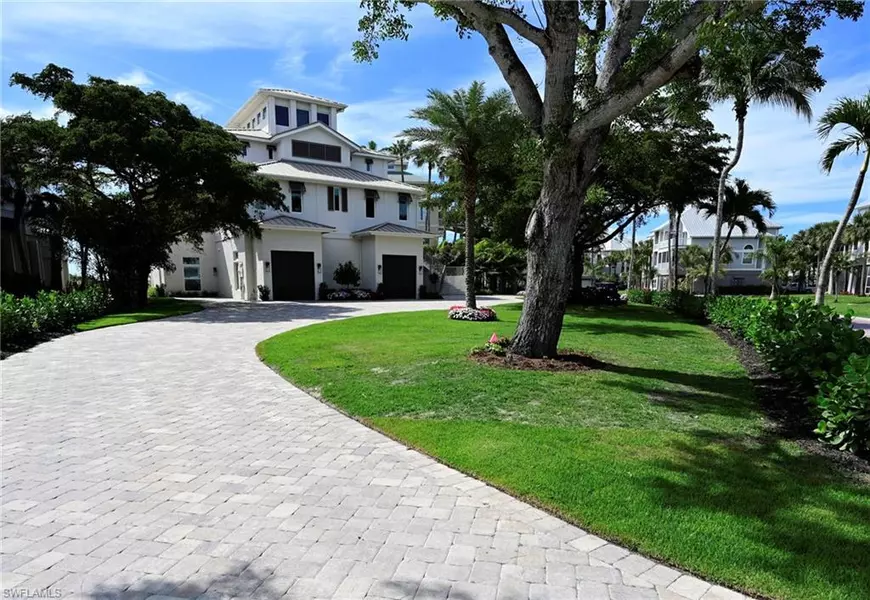 104 Anguilla LN, Bonita Springs, FL 34134