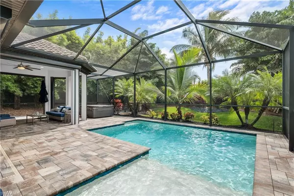 8696 Dilillo ST, Naples, FL 34119