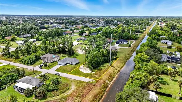 50 Wanda AVE S, Lehigh Acres, FL 33976