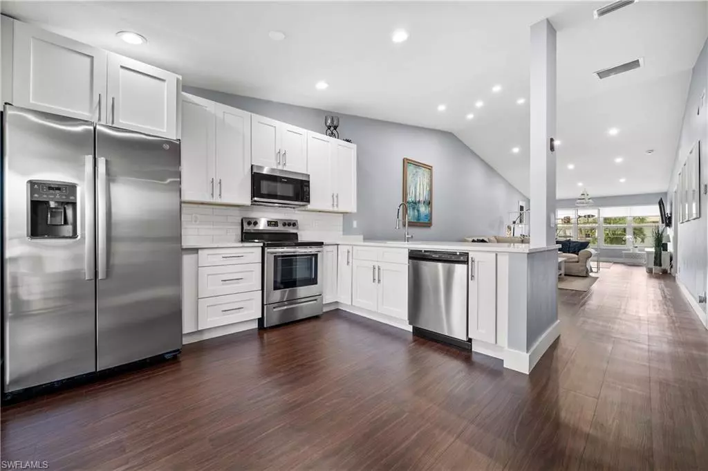 Naples, FL 34112,3504 ANTARCTIC CIR S
