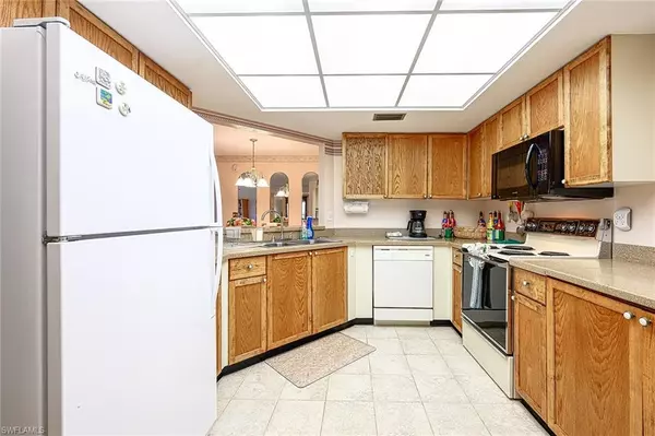 Naples, FL 34108,586 Beachwalk CIR #O206
