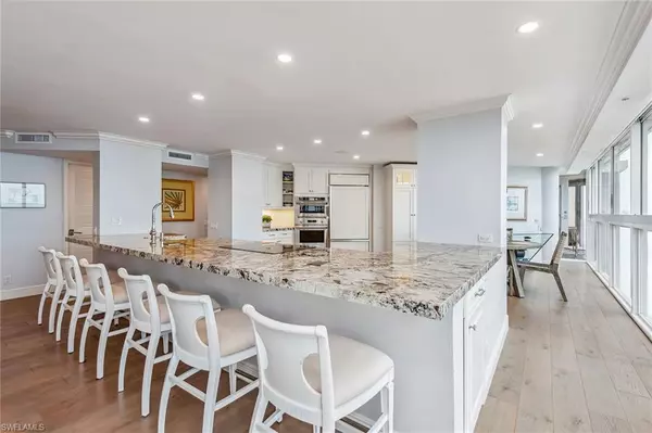 Naples, FL 34103,4041 Gulf Shore BLVD N #1407