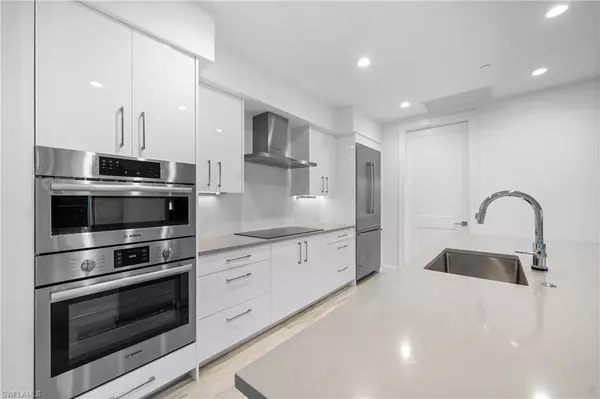 Naples, FL 34102,1115 Central AVE #349