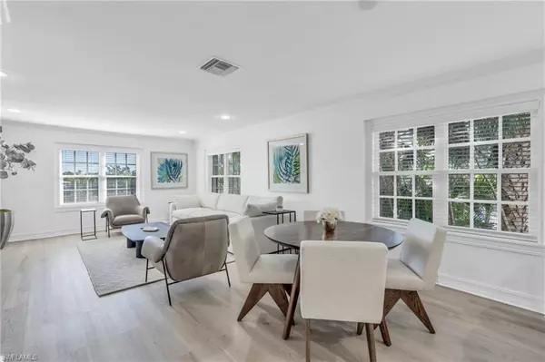 Naples, FL 34102,271 Broad AVE S #203