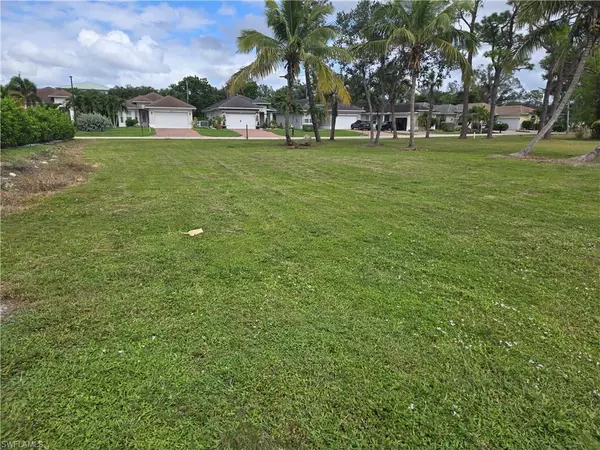 Naples, FL 34112,2700 Linda DR