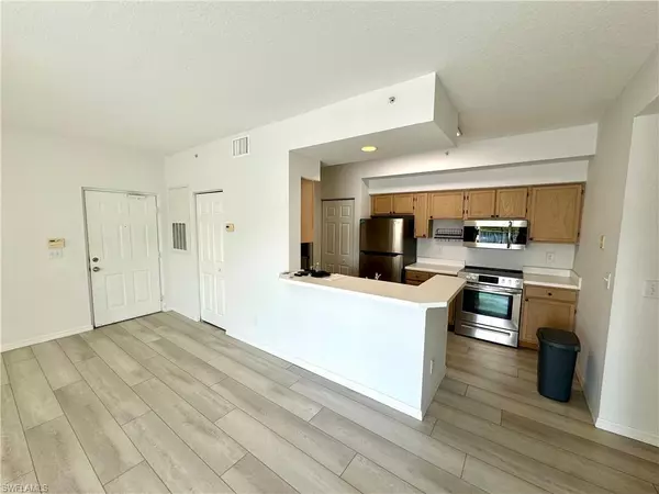 Naples, FL 34109,4720 Saint Croix LN #127