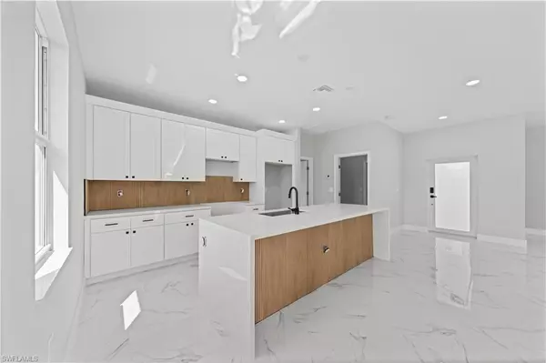 Lehigh Acres, FL 33974,237 Columbus BLVD S