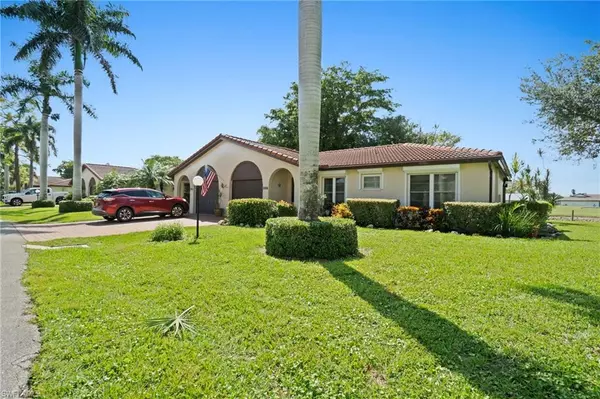 1037 Forest Lakes DR #8D, Naples, FL 34105