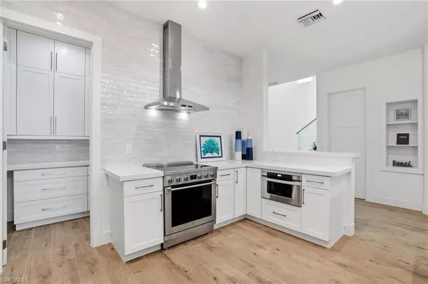 Naples, FL 34112,115 Cambria LN