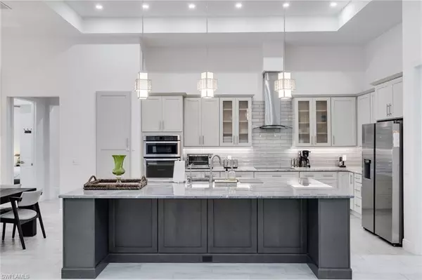 Naples, FL 34109,6423 Livingston Woods LN