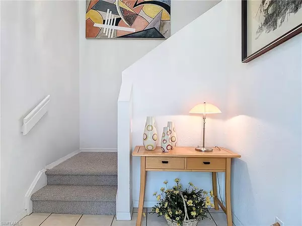 Naples, FL 34110,5300 Andover DR #202