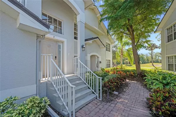 Naples, FL 34110,5908 Three Iron DR #2204