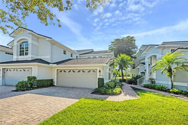 Naples, FL 34110,5908 Three Iron DR #2204