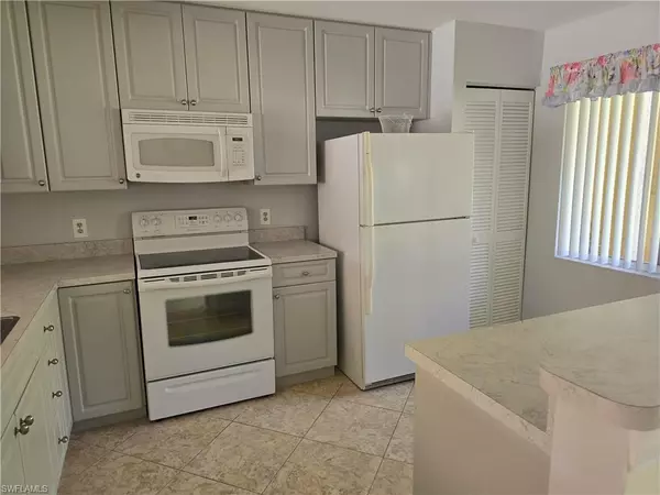 Naples, FL 34112,5622 Woodmere Lake CIR #B102