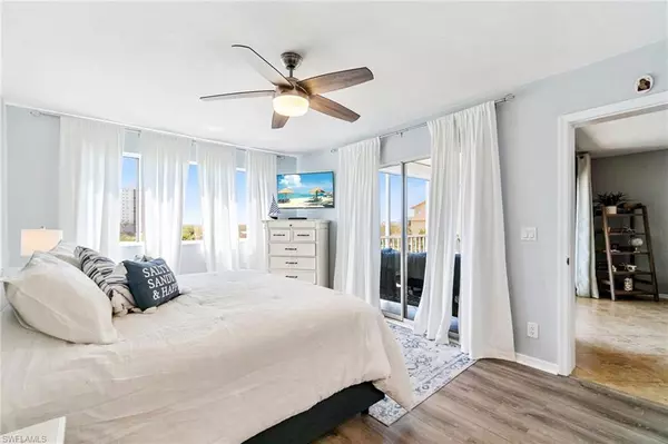 Naples, FL 34110,340 Horse Creek DR #403