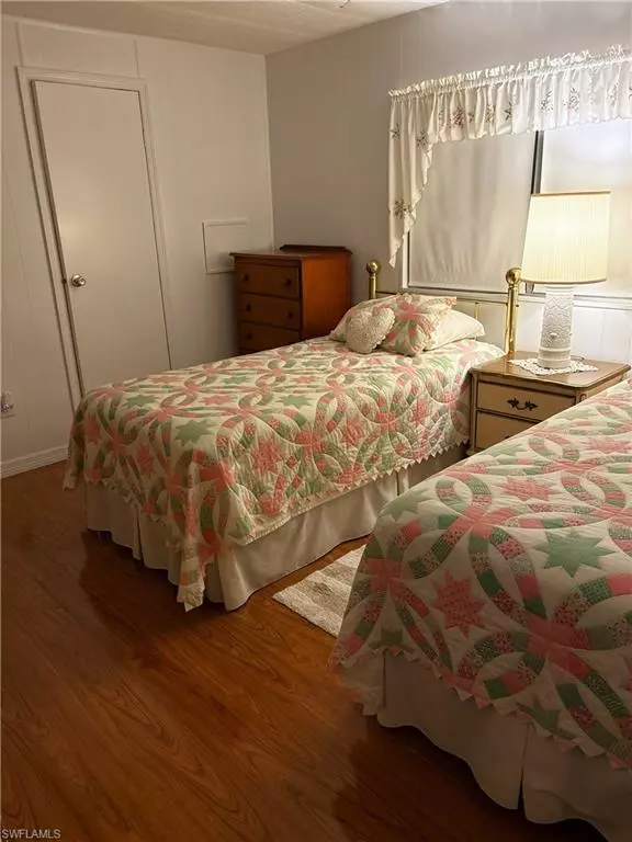 North Fort Myers, FL 33917,739 Leisure LN