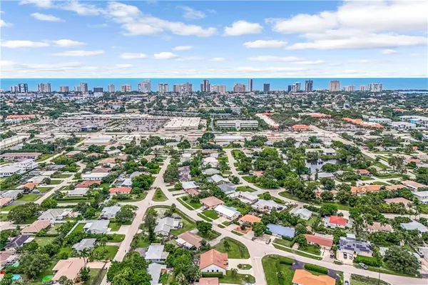 1140 Jeronimo DR, Naples, FL 34103