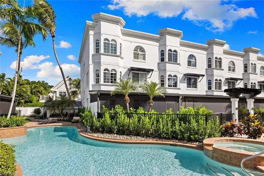 417 4th AVE S #301, Naples, FL 34102