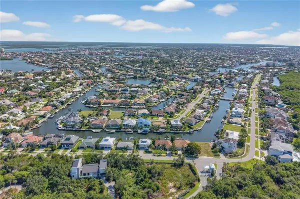 Marco Island, FL 34145,123 Sea Lavender LN