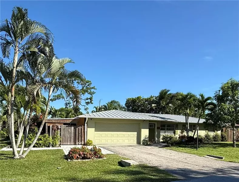 702 E Valley DR, Bonita Springs, FL 34134