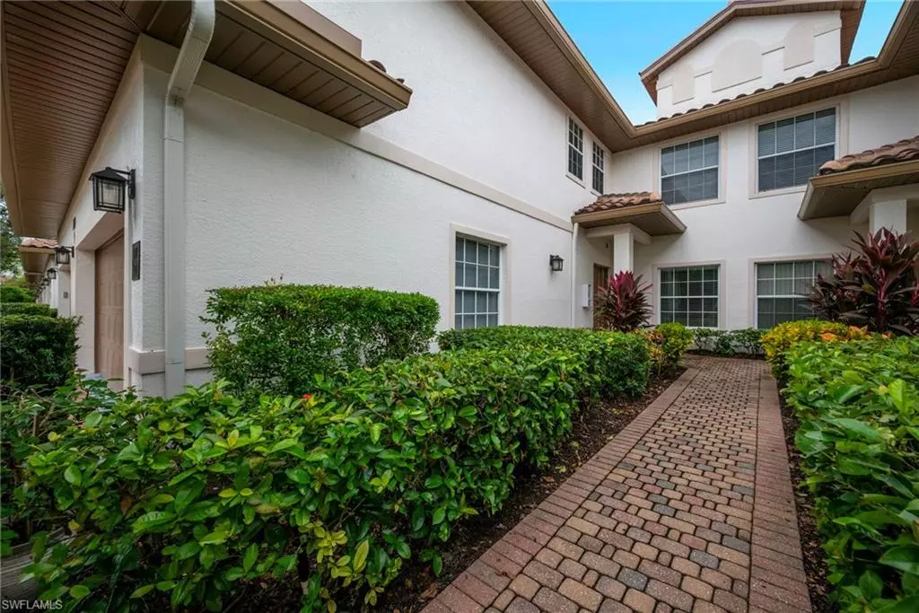 Naples, FL 34113,8161 Saratoga DR #1401