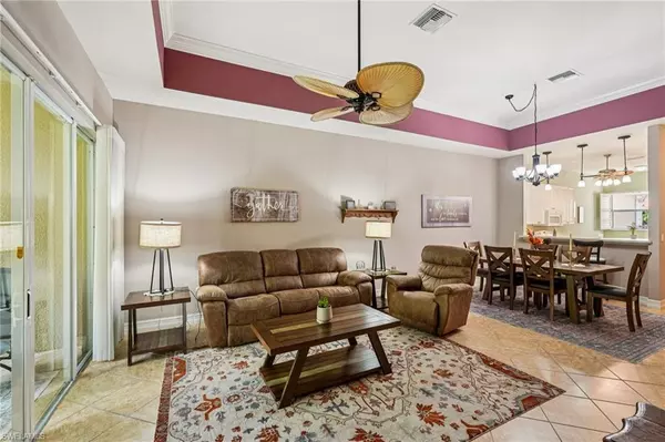 8100 Sanctuary DR #1, Naples, FL 34104