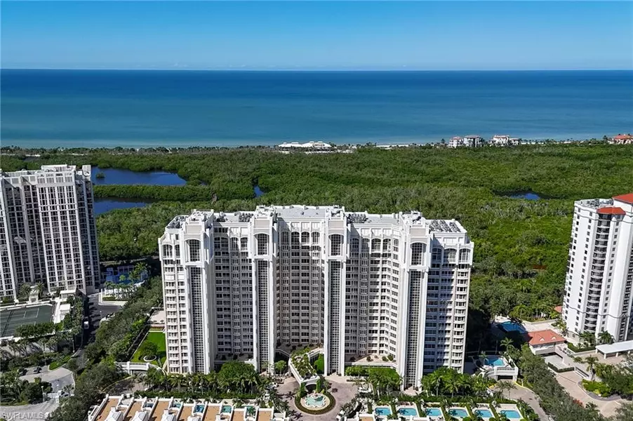 7117 Pelican Bay BLVD #402, Naples, FL 34108