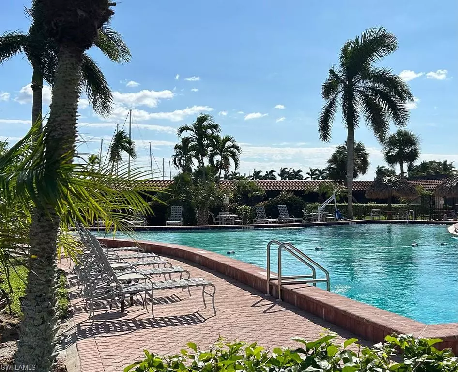 Naples, FL 34114,25000 Tamiami TRL E #F-281