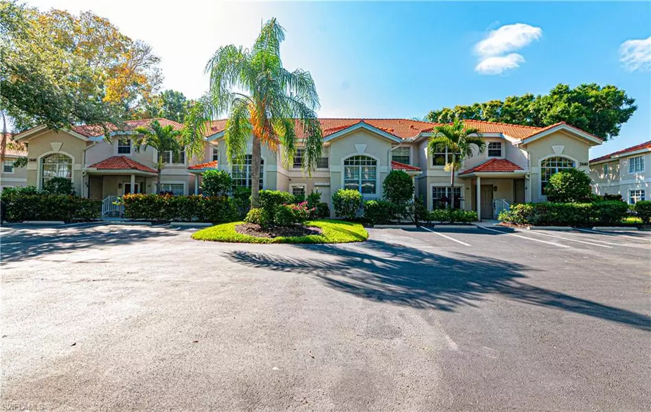 2440 Old Groves RD #C201, Naples, FL 34109