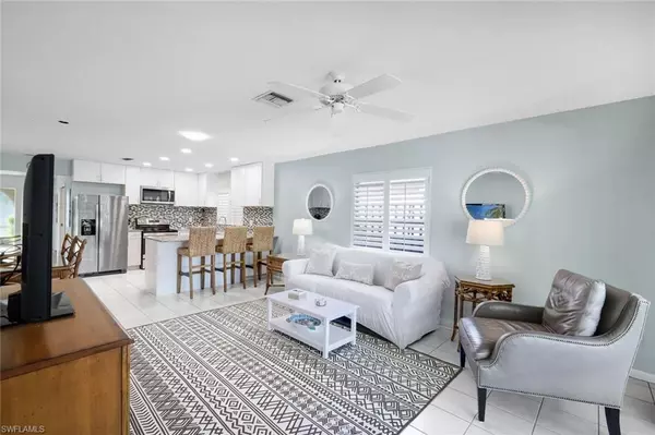Naples, FL 34108,623 98th AVE N