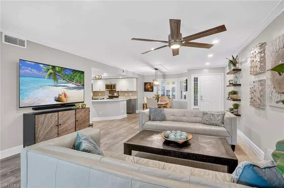 636 Wiggins Bay DR #636, Naples, FL 34110