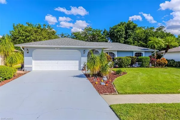 Naples, FL 34112,124 Versailles CIR